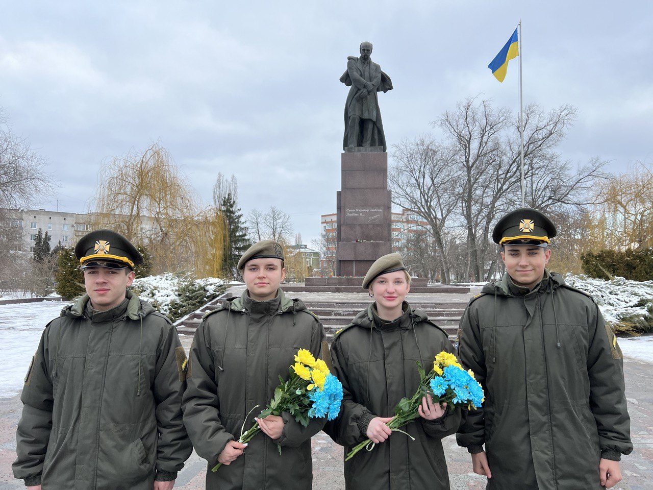 В освітніх закладах Кременчука провели урочистості до Дня Соборності України